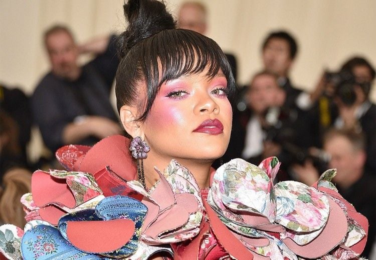 Rihanna Makeup Looks 2017 Draping Make-up Trend Anleitung