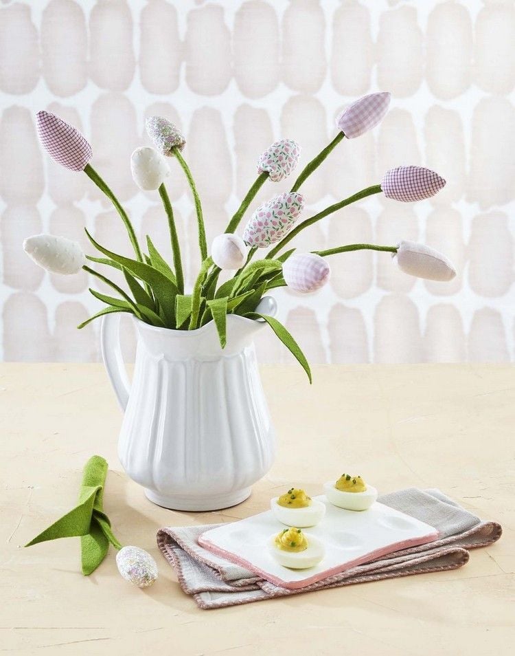 Tulpen aus Stoff selber machen Ideen für frühlingshafte Tischdeko