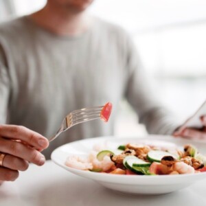 gesunde ernährung mit pflanzlichen lebensmittel oder vegane nahrung als diät hat risiken