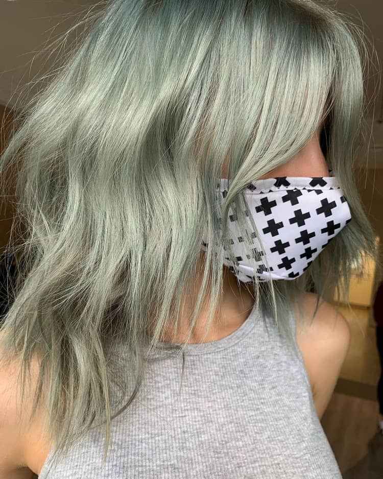 grau grüne haarfarbe auf braunem haar