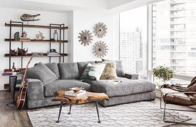 Cord Sofa in Grau im Industrial Wohnzimmer