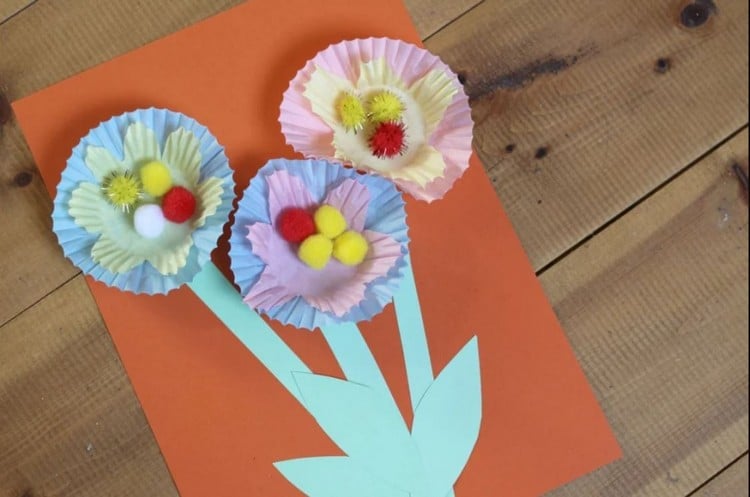 DIY Muttertagskarte mit Muffinförmchen Blumen