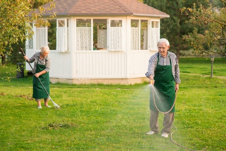 Hausarbeit ist gesund für Senioren
