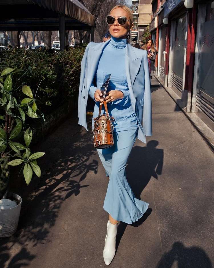 Hellblau kombinieren Frühjahr Modetrends Outfit Ideen Frühling 2021