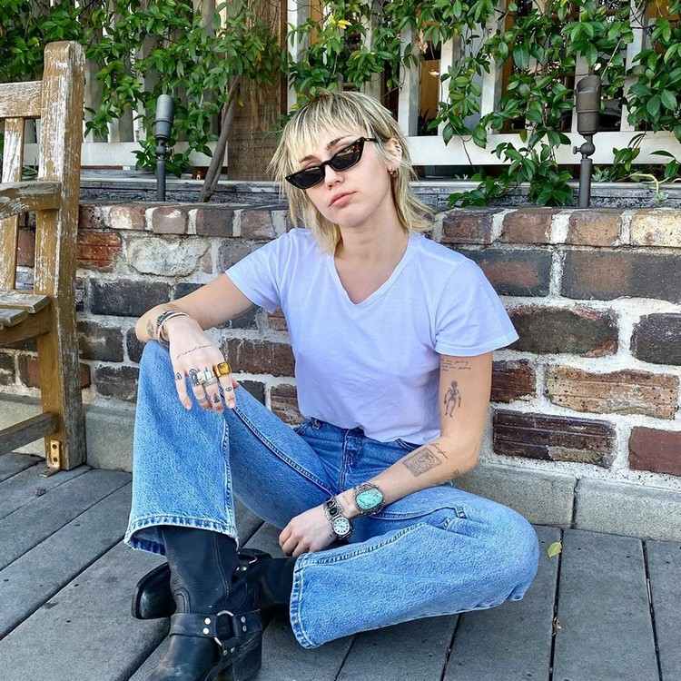 Miley Cyrus kurze Haare Pixie Cut 2021 Kurzhaafrisuren Trends
