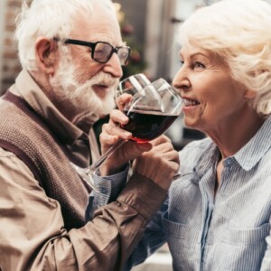 Mit Wein kann man Grauen Star OP vorbeugen