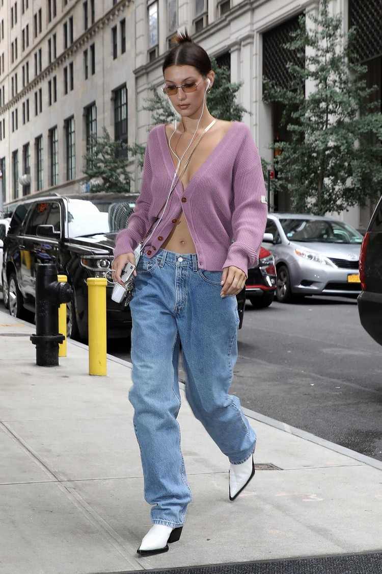 Mom Jeans kombinieren Outfit Ideen Frühling 2021