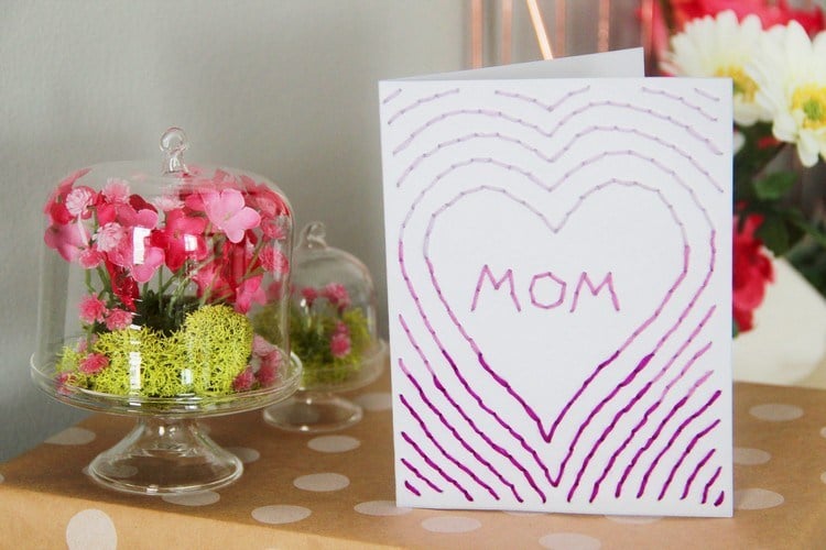 Muttertagskarte sticken mit Kindern Herz und Aufschrift