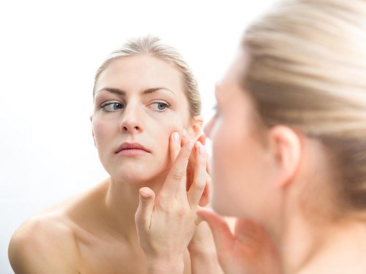 Nase Mitesser entfernen Gesichtsmaske gegen Pickel selber machen