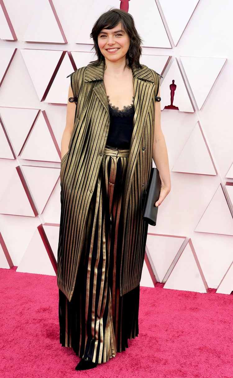 Oscars 2021 Anzug mit Plissee-Hose in Schwarz und Gold und Weste und Satin Top