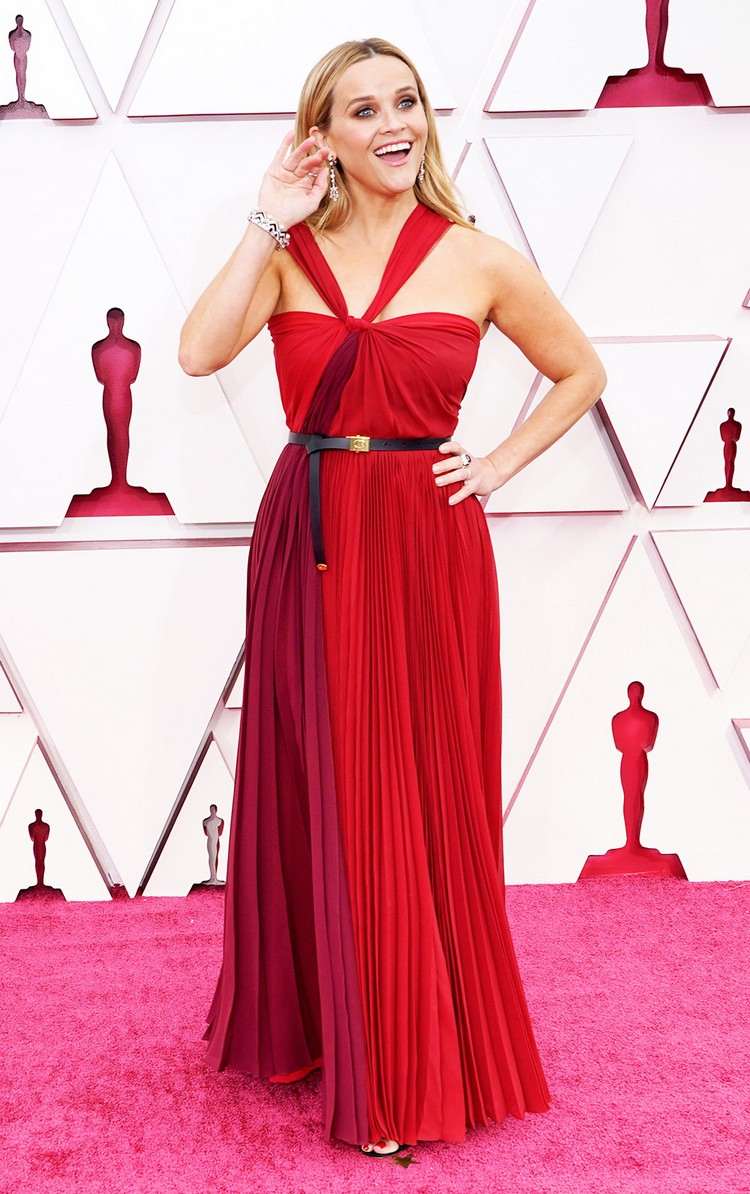Oscars 2021 rotes Kleid von Schauspielerin Reese Witherspoon