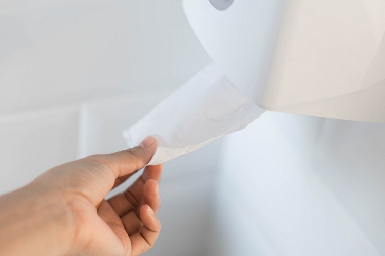 Papierhandtücher oder elektrische Händetrockner hygienischer neue Studie