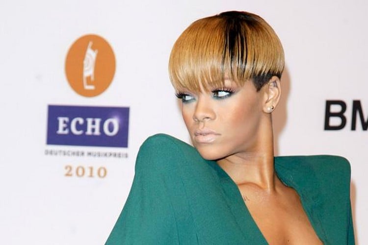Rihanna Frisuren Pilzkopf Frisur Promis mit kurzen Haaren