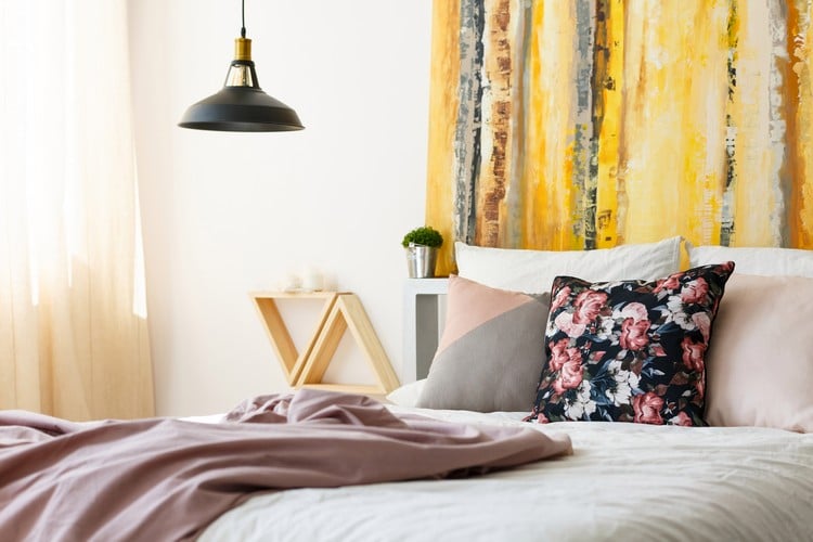Schlafzimmer Ideen 2021 Textilien mit Muster kombinieren