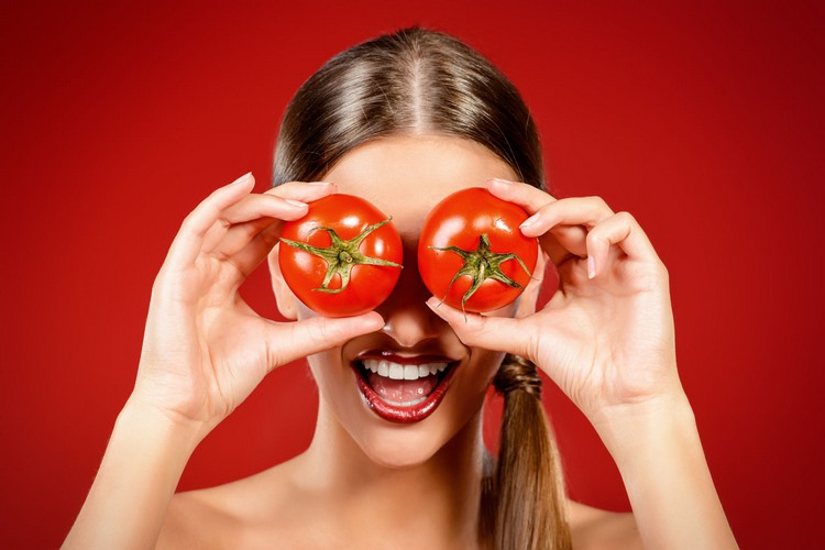 Tomaten Gesichtsmaske Rezept Tipps gegen Augenringe