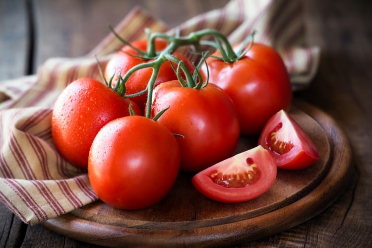 Tomaten enthalten viele Antioxidantien und helfen bei der Lungenregeneration bei Rauchern