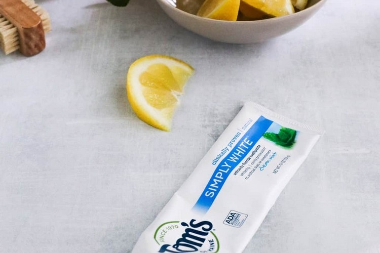 Gelbe Nägel durch Nagellack Diese Hausmittel helfen wirklich