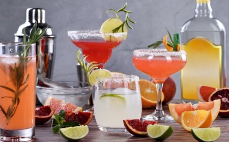 farbenfrohe Cocktails mit Tequila