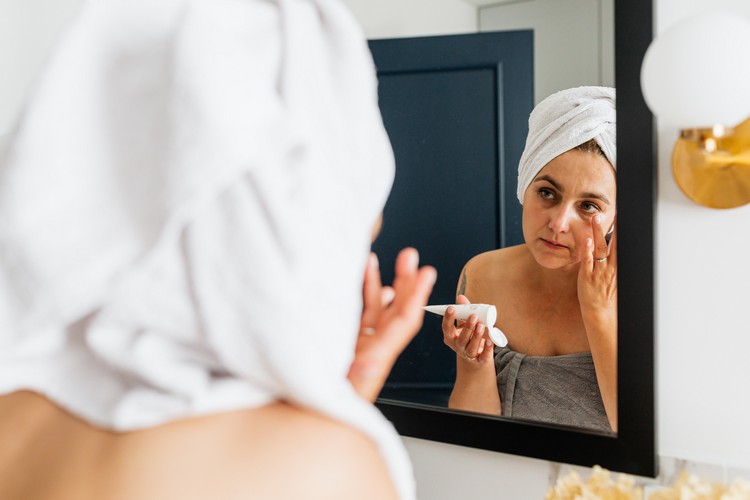 Akne behandeln Tipps La Roche-Posay Pflegeprodukte für empfindliche Haut