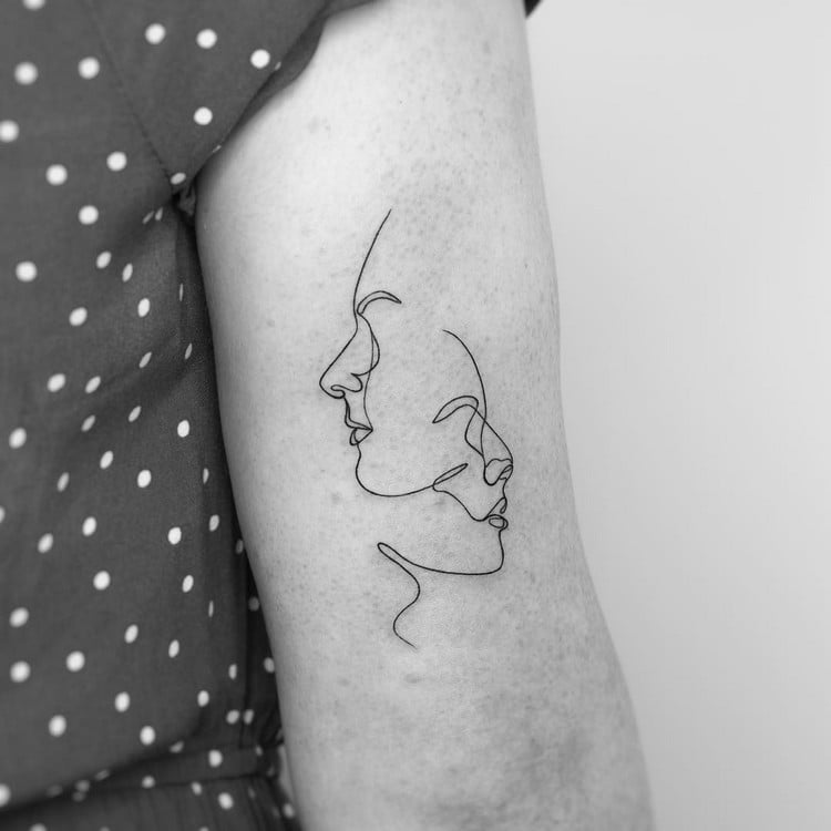 Fineline Tattoos Motive kleine Tattoodesigns für Frauen