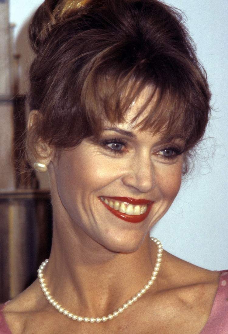 Jane Fonda Frisuren 1980 Hochsteckfrisuren mit Pony für kurze Haare