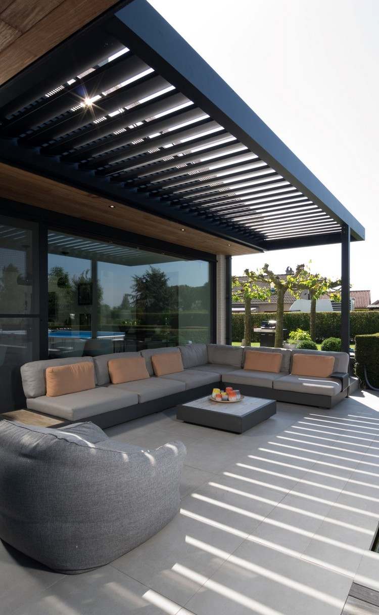 Moderne Terrassengestaltung Ideen mit Überdachung Lamellendach