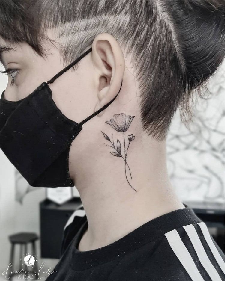 Tattoo hinter dem Ohr Tattootrends 2021 Finelihe Tattoo Ideen