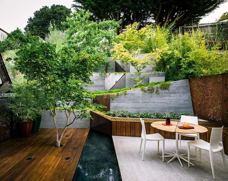 Terrassengestaltung im japanischen Stil Cortenstahl Sichtschutz