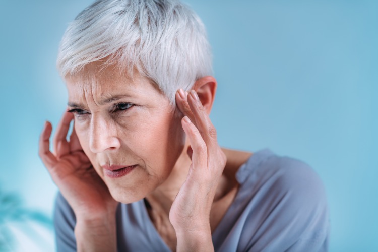 geringe knochendichte könnte bei altersbedingtem hörverlust und tinnitus eine negative rolle spielen