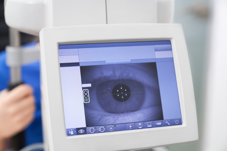untersuchung von auge zur diagnose von glaukom
