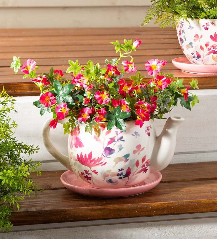 Altes Geschirr bepflanzen Teekanne bemalen und Minigarten mit Sommerblumen anlegen