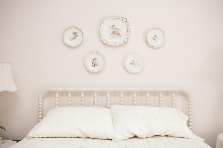 Basteln mit alten Tellern Wanddeko für Schlafzimmer