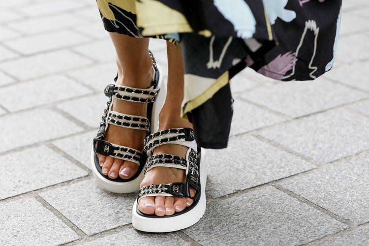 Dad Sandals Trend 2021 welche Schuhe sind diesen Sommer angesagt