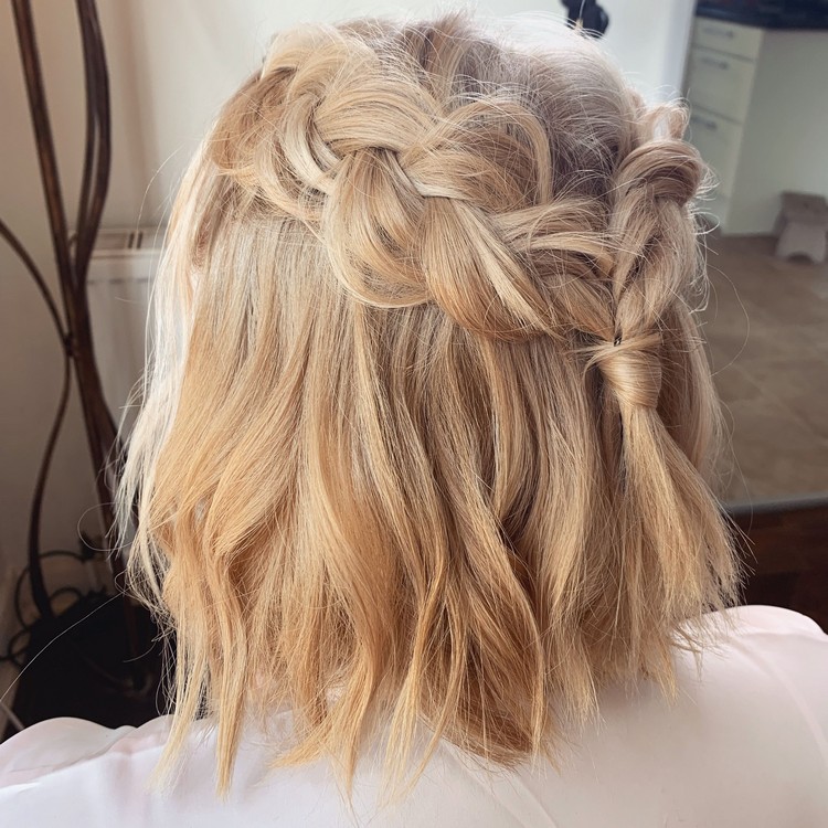 Haare halboffen stylen Ideen Boho Frisuren für kurze Haare