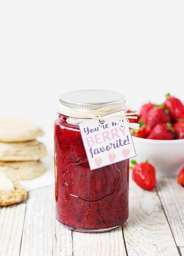 Hausgemachte Marmelade aus frischen Erdbeeren Rezept essbares Geschenk