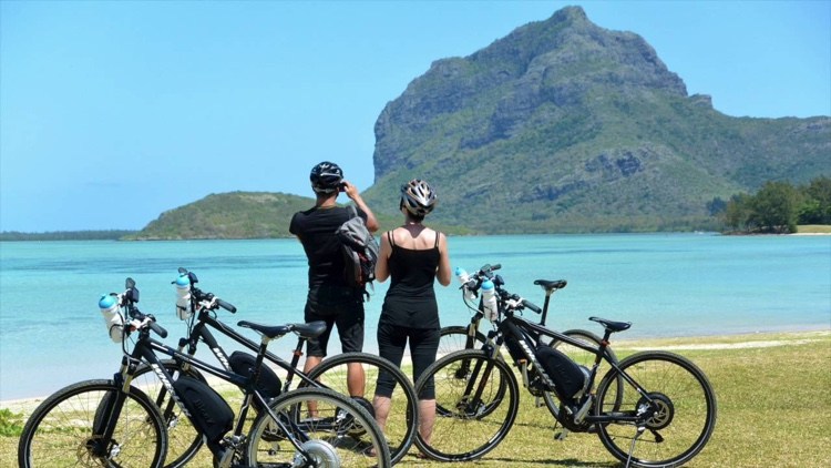 Le Morne Brabant Gebirge auf Mauritius Ausflug mit Fahrrad