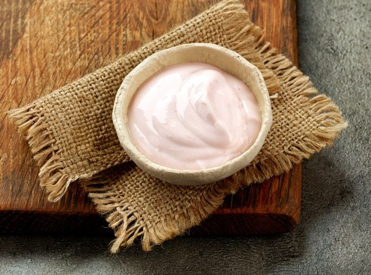 Lebensmittel gegen Bluthochdruck - Milchsäurebakterien in fettarmem Joghurt