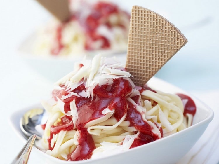 Low Carb Spaghetti Eis Dessert kalorienarme Sommer Desserts ohne Zucker