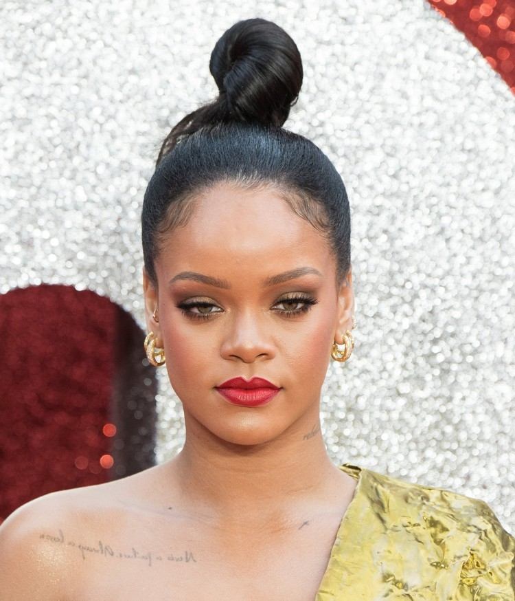 Rihanna Frisuren Bilder Hochsteckfrisuren für quadratisches Gesicht