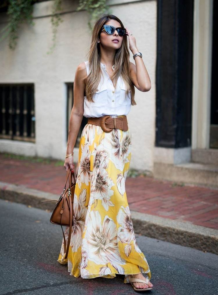 Sommer-Outfit langer Rock mit Blumenmuster und ärmellose Hemdbluse