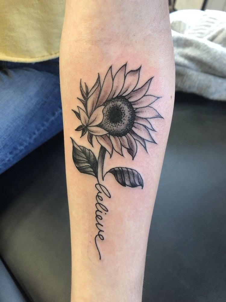 Sonnenblume Tattoo Bedeutung Blumen Tattoodesign für Frauen