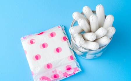 Tampons und Damenbinden könnten Hefepilzinfektionen mithilfe farbverändernder Fasern nachweisen