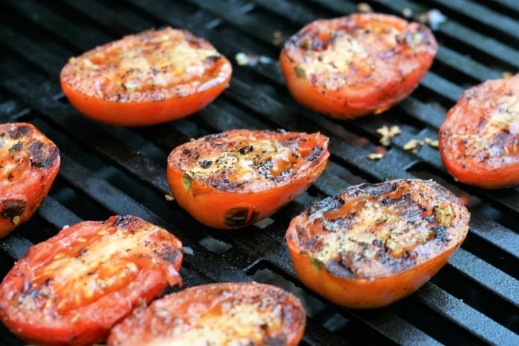 Tomaten für Soße zu Nudeln grillen - Kinderleicht und lecker
