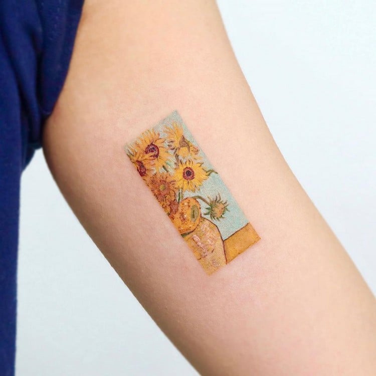 kleine Tattoos für Frauen Sonnenblume Tattoomotiv Bilder