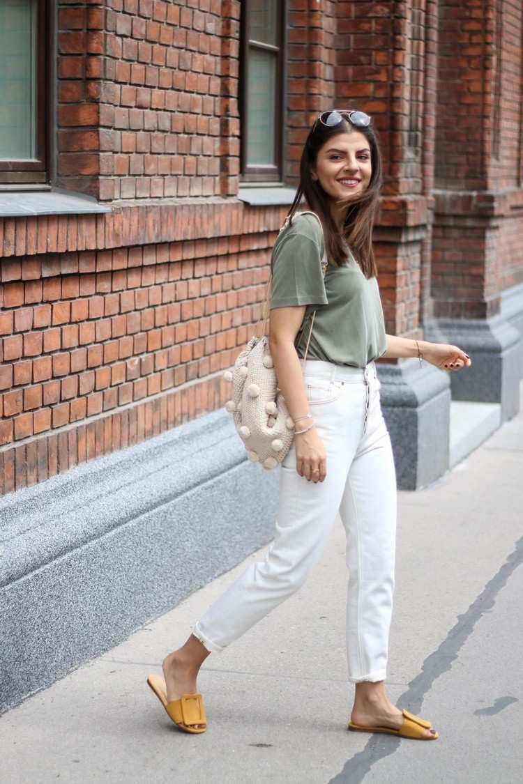 weiße Mom Jeans kombinieren Sommer Outfit Ideen Frauen