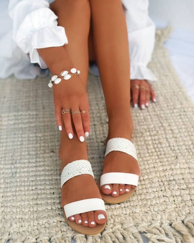 weißer Nagellack Trend coole Sommerfarben Fußnägel