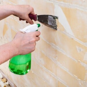 wie am besten Tapeten entfernen Wohnung renovieren Tipps