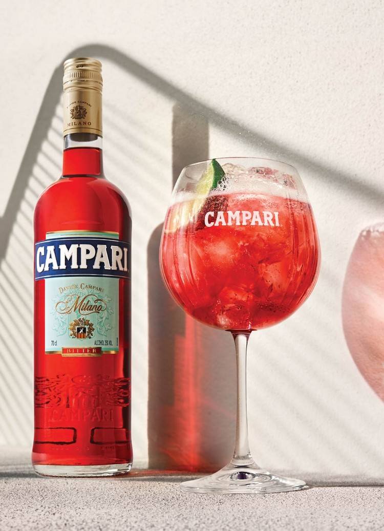 Campari Milano Rezept Mixgetränke mit bitter lemon Pinke Cocktails