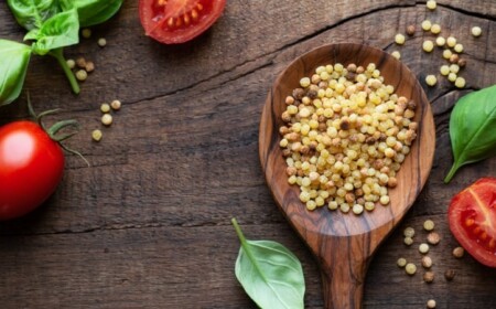 Fregola Pasta selber machen - Einfaches Rezept aus nur zwei Zutaten