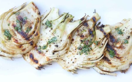 Italienisch eingelegten Fenchel grillen mit Oregano